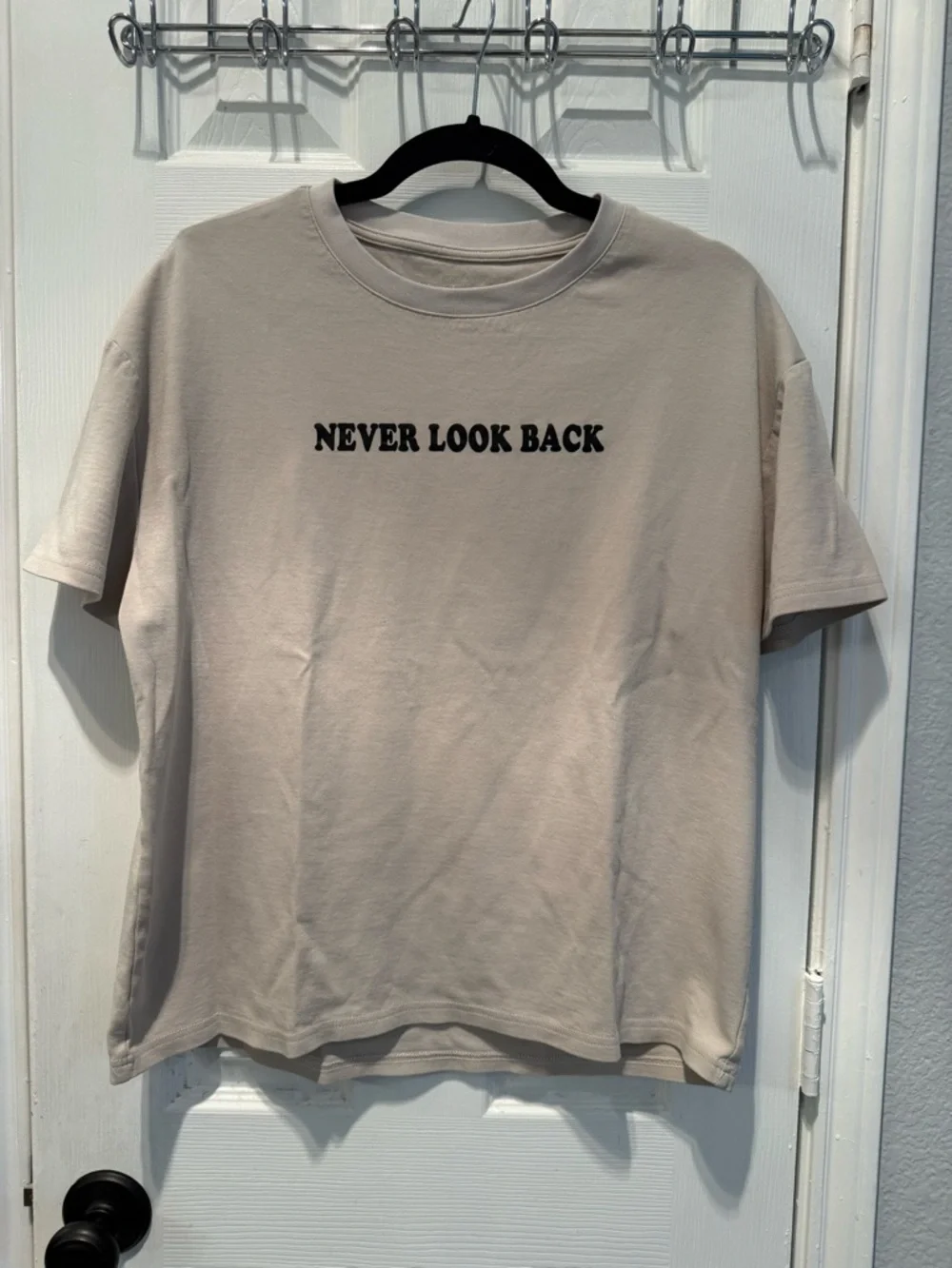 🔥UOUA “Never Look Back” Graphic Tee | Youth Small | Beige Streetwear T-Shirt